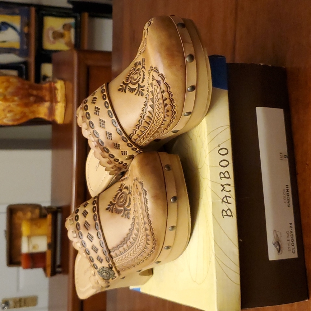 Women's Clog